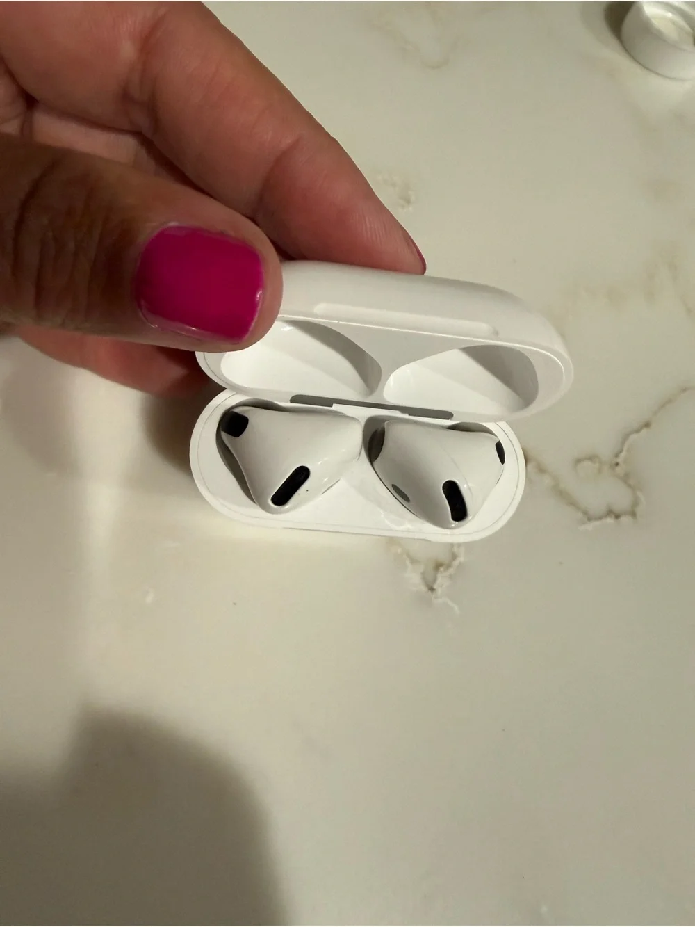 Apple AirPods 4 — White